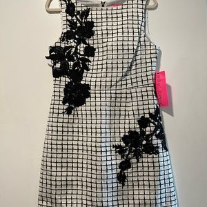 Betsey Johnson Women’s Floral Appliqué Sheath Dress Sz 8 NWT
